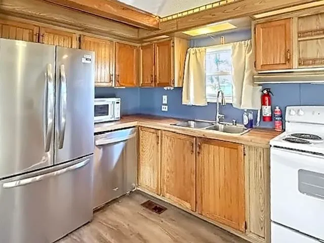 $109,900 | 6 North Cranberry Lane, Rochester, NH 03867