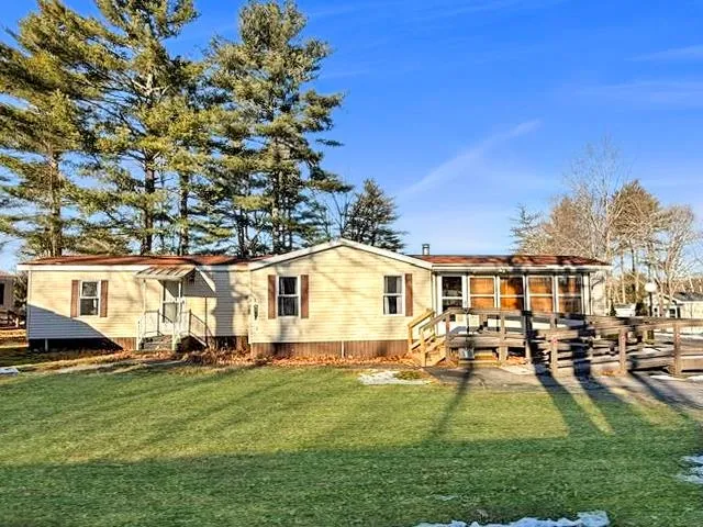 $109,900 | 6 North Cranberry Lane, Rochester, NH 03867