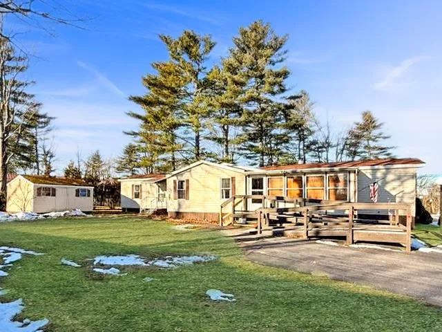 $109,900 | 6 North Cranberry Lane, Rochester, NH 03867