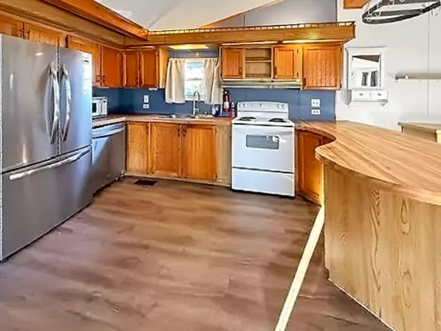 $109,900 | 6 North Cranberry Lane, Rochester, NH 03867