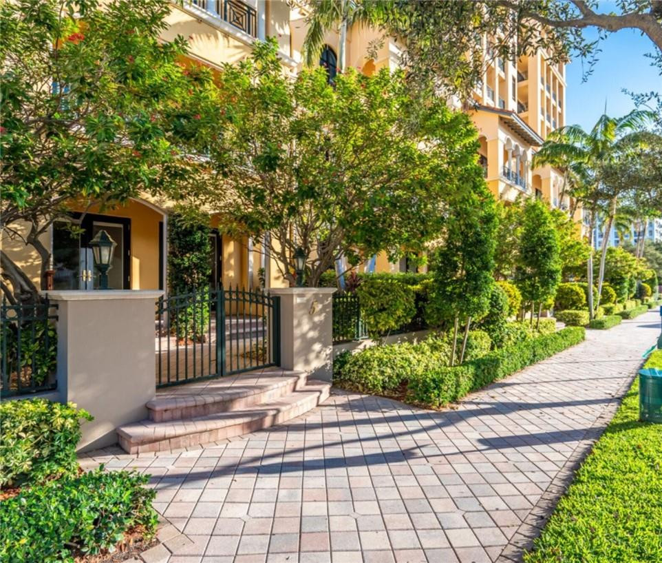 200 East Palmetto Park Road, Unit TH5 Boca Raton, FL 33432 - Photo 3 of 53 Photo 3