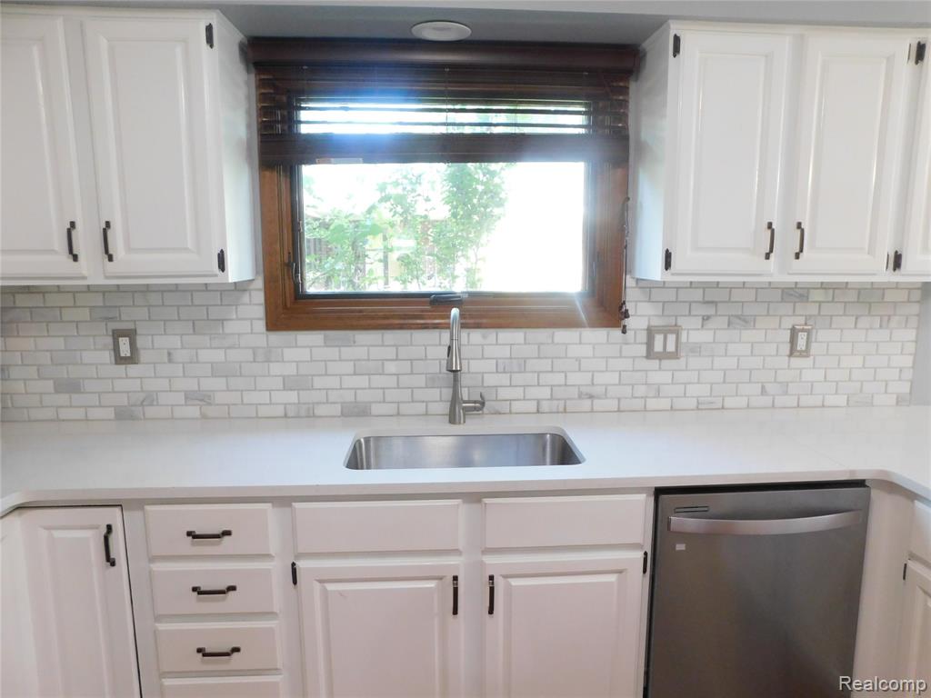 2800 Ranieri Drive Troy, MI 48085 - Photo 30 of 63