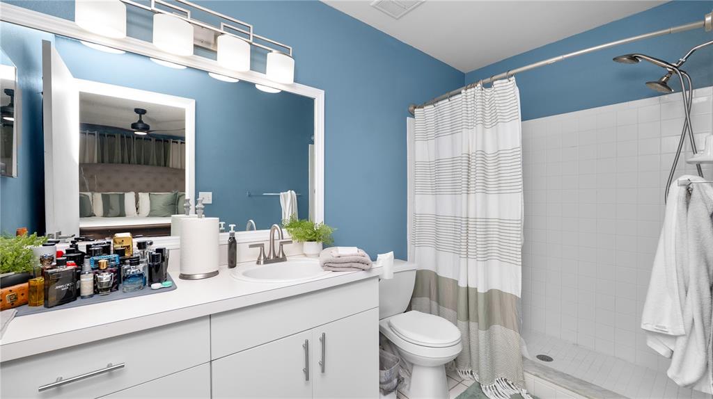 628 Ridge Terrace Winter Haven, FL 33881 - Photo 18 of 44 a bathroom with a sink and toilet