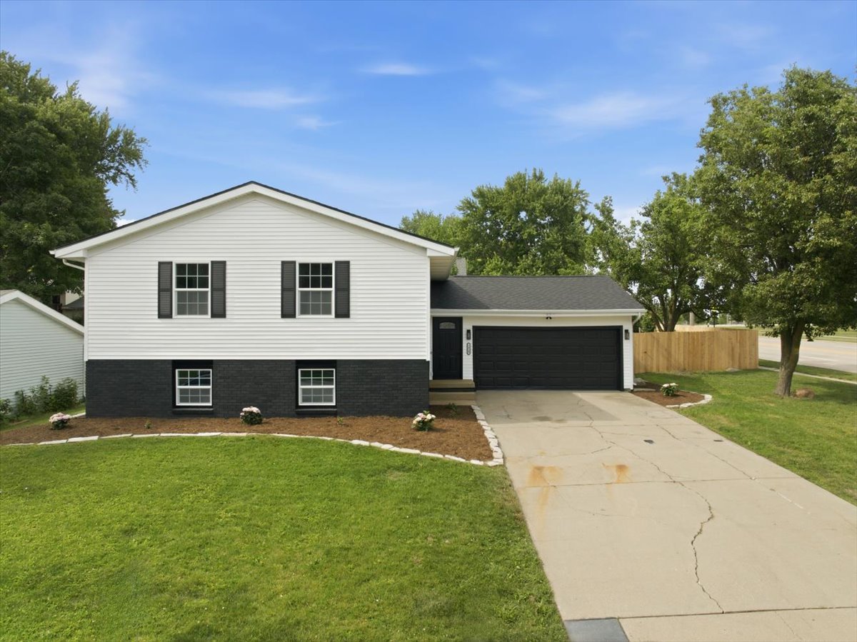 1828 Johnson Drive Normal, IL 61761 - Photo 1 of 37