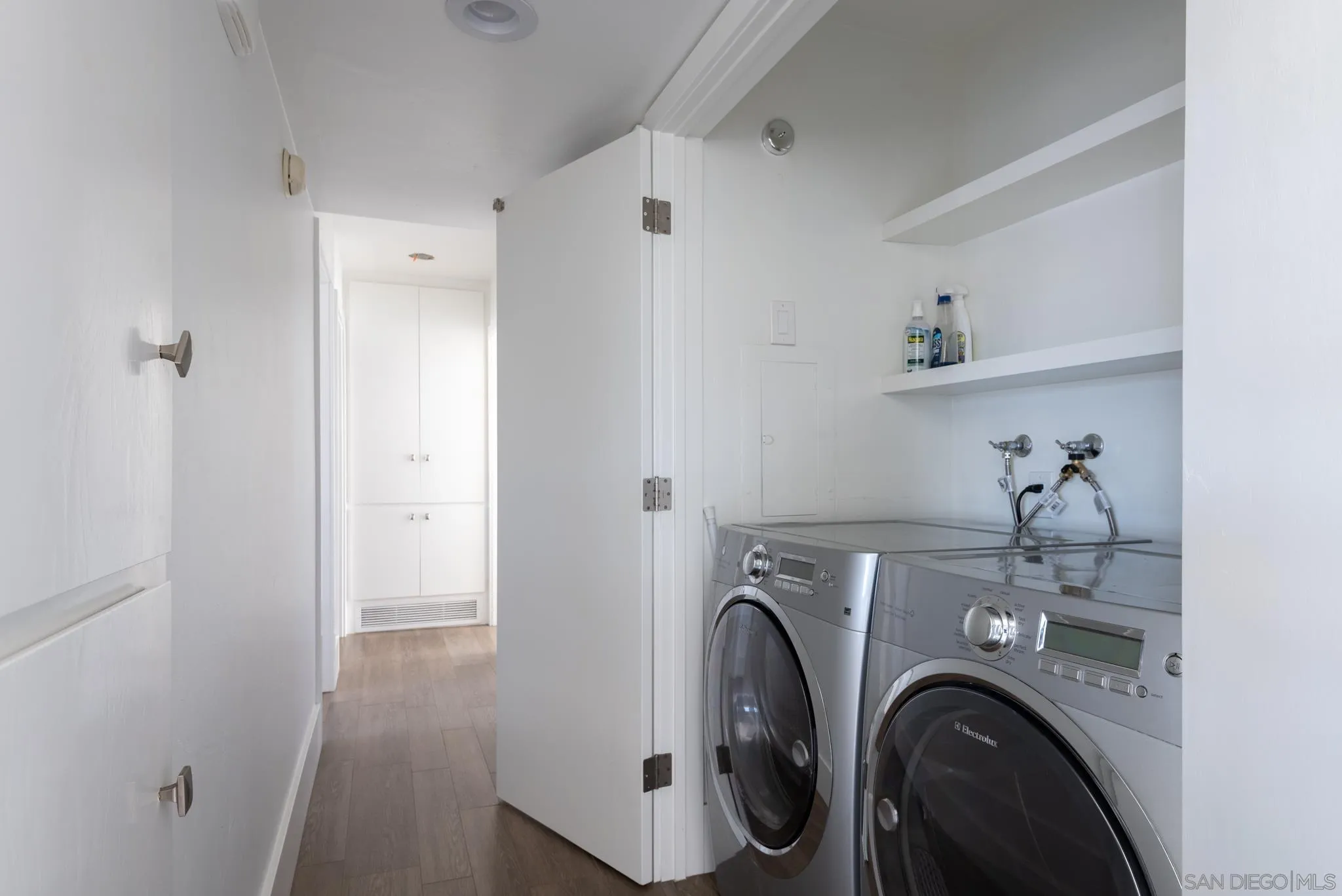 1933 Coast Boulevard Del Mar, CA 92014 - Photo 33 of 47 a view of entryway with washer and dryer
