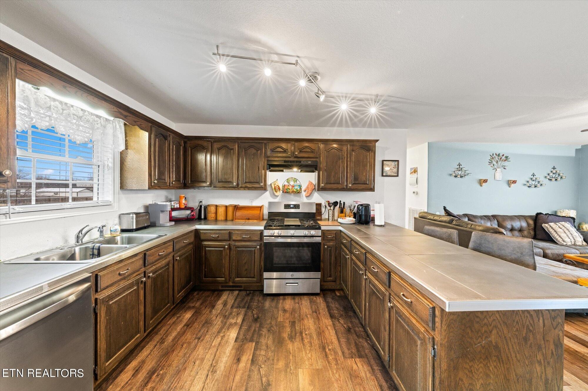 1035 Cook Road Crossville, TN 38555 - Photo 9 of 29 Gallery Image 9