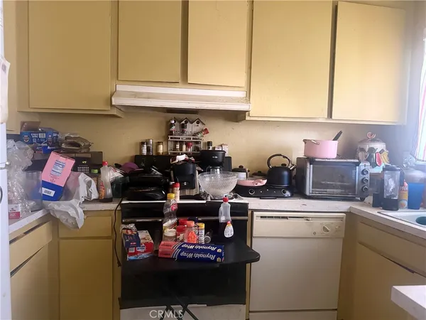 $195,000 | 5500 Ackerfield Avenue, Unit 104, Long Beach, CA 90805