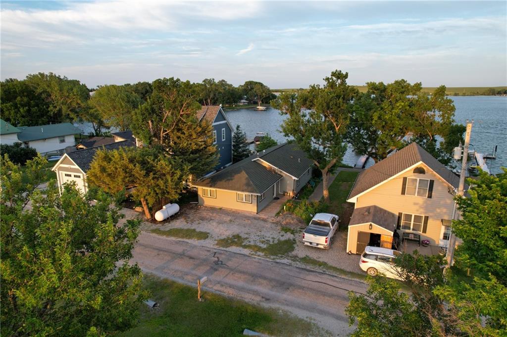 132 Kahola Road Council Grove, KS 66846 - Photo 2 of 26