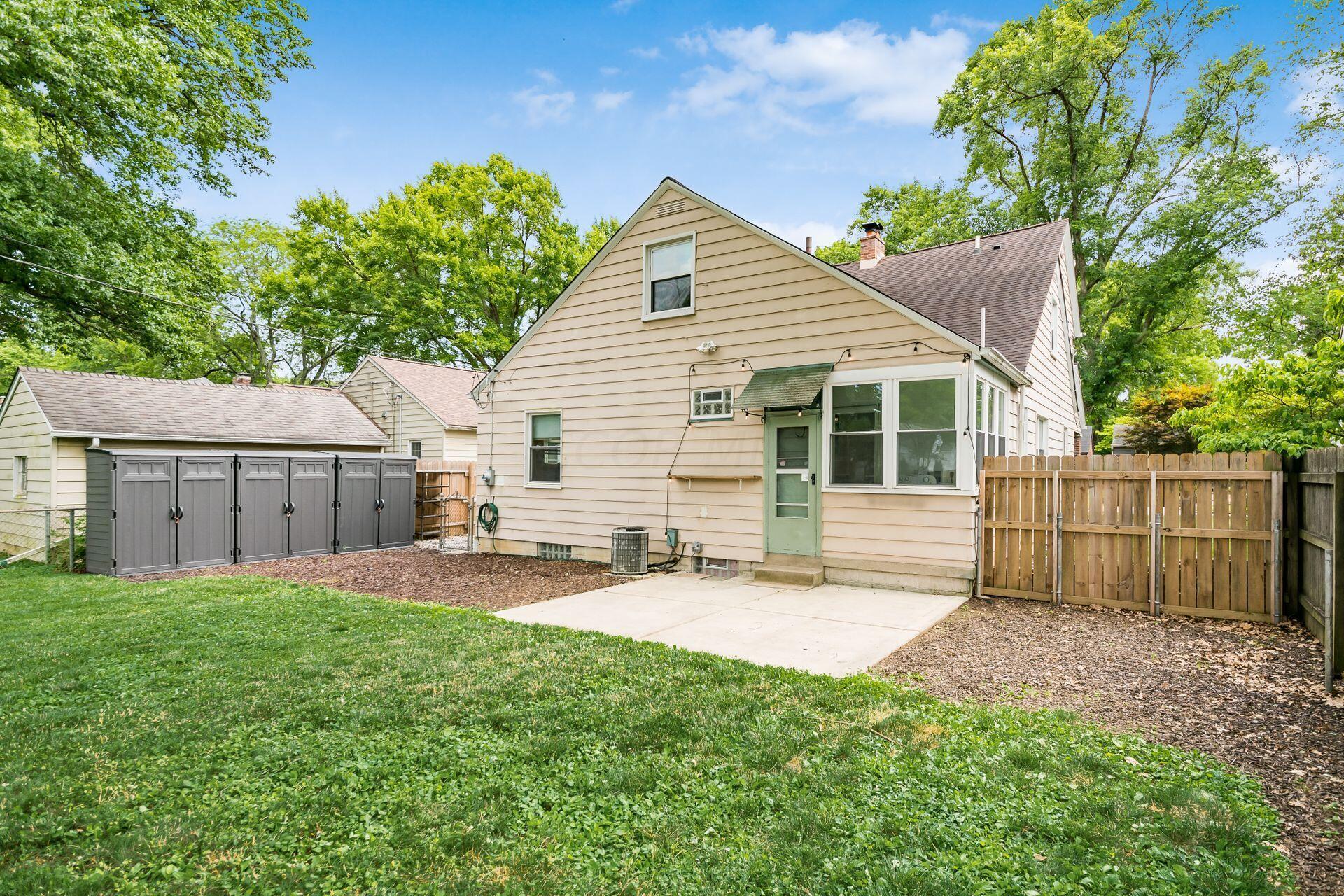 276 East Beaumont Road Columbus, OH 43214 - Photo 34 of 38 Exterior/Rear