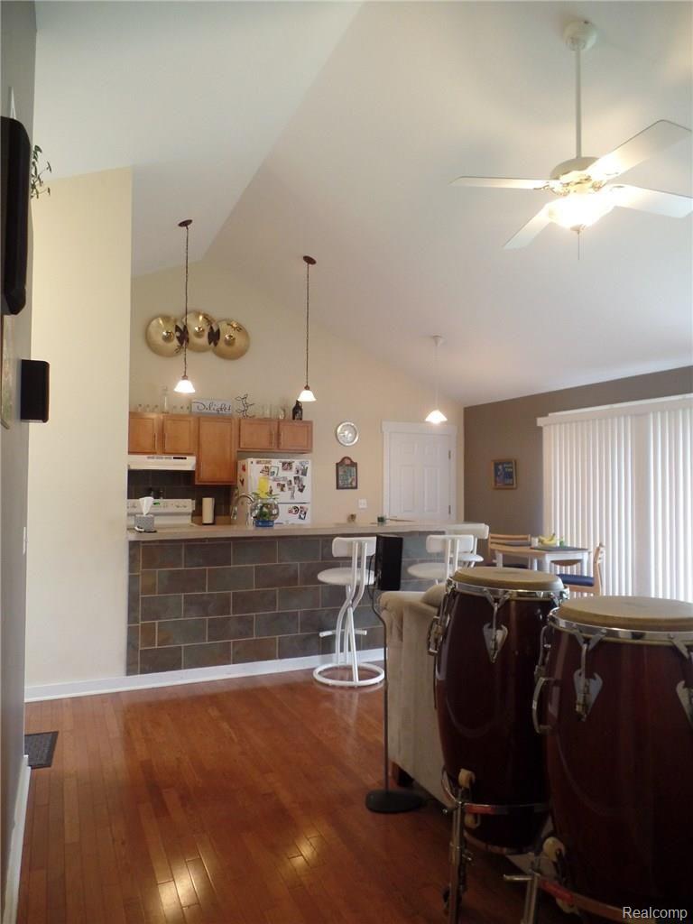 220 South Center Road Grand Blanc, MI 48439 - Photo 7 of 36 SAM_1625.JPG