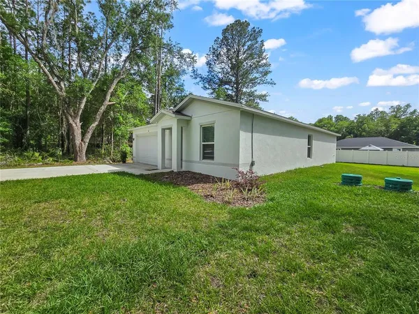 $1,735 | Undisclosed Address, Ocala, FL 34472