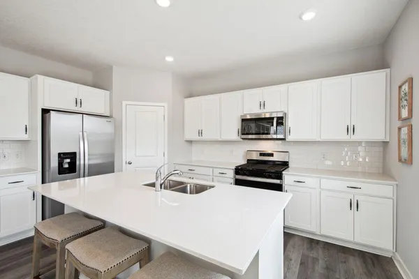 $425,000 | 496 Blueridge Street Southwest, Delano, MN 55328