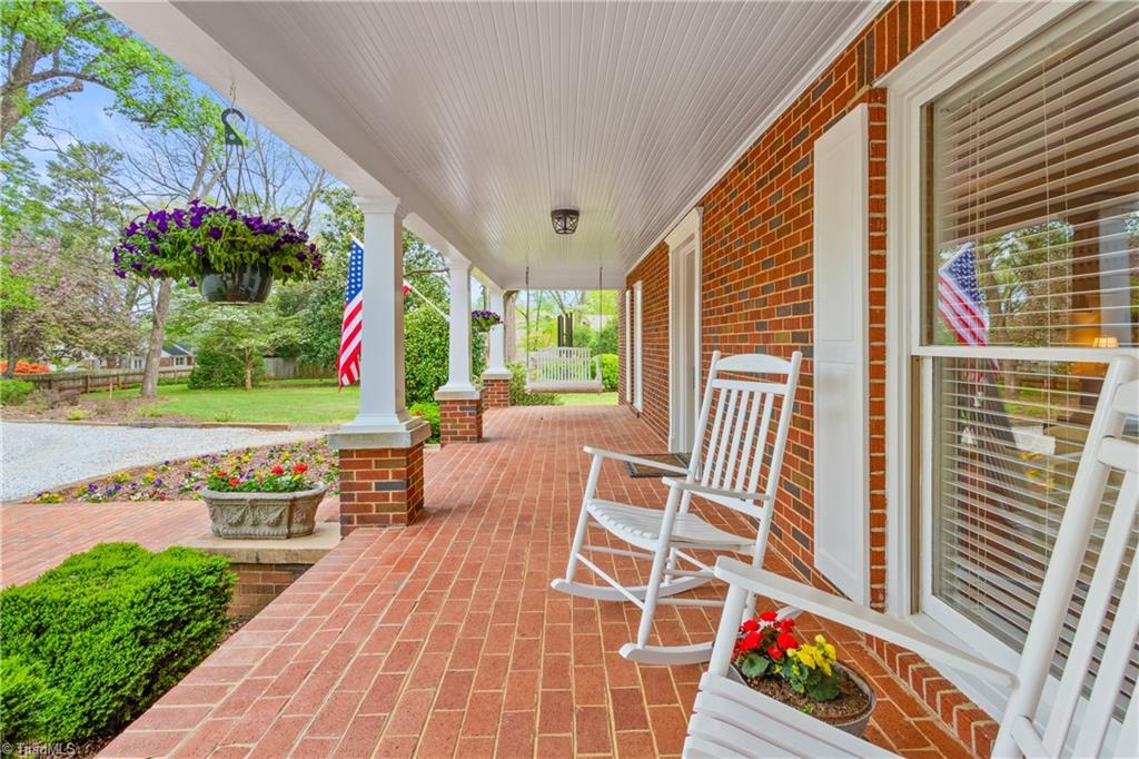 406 Lindley Road Greensboro, NC 27410 - Photo 11 of 50 Gallery Image 11
