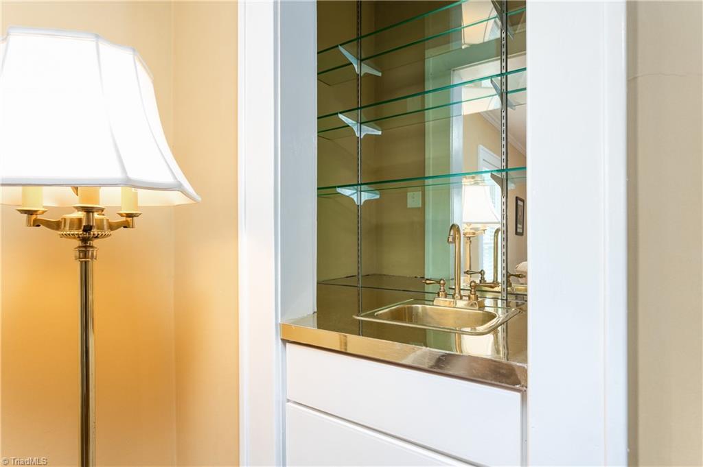 406 Lindley Road Greensboro, NC 27410 - Photo 17 of 50 Gallery Image 17