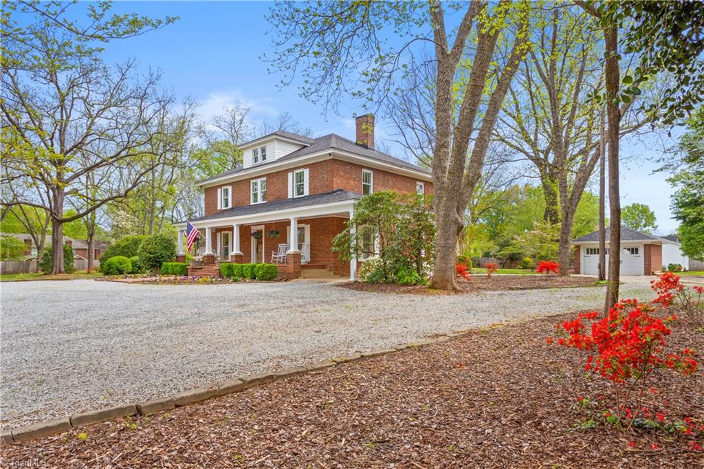 406 Lindley Road Greensboro, NC 27410 - Photo 3 of 50 Gallery Image 3