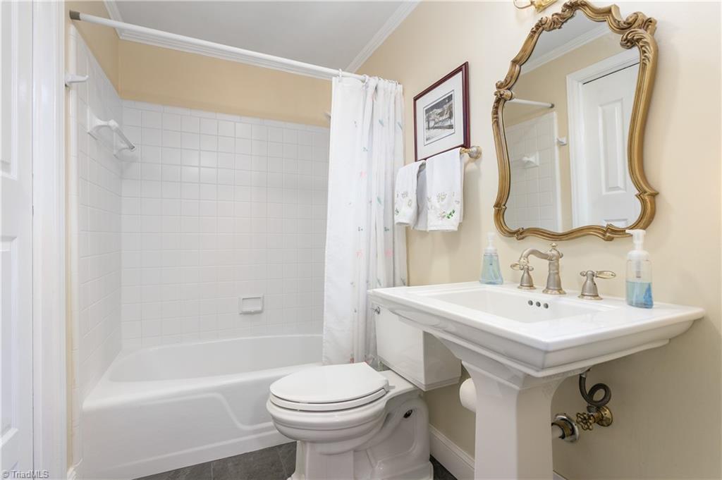 406 Lindley Road Greensboro, NC 27410 - Photo 28 of 50 Gallery Image 28