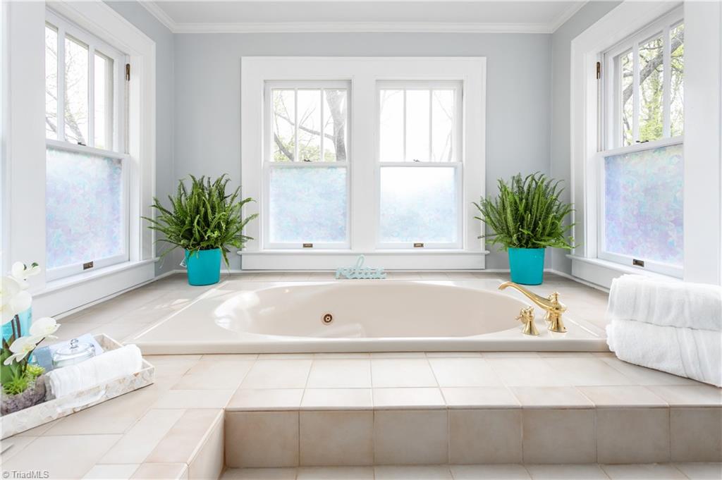406 Lindley Road Greensboro, NC 27410 - Photo 38 of 50 Gallery Image 38