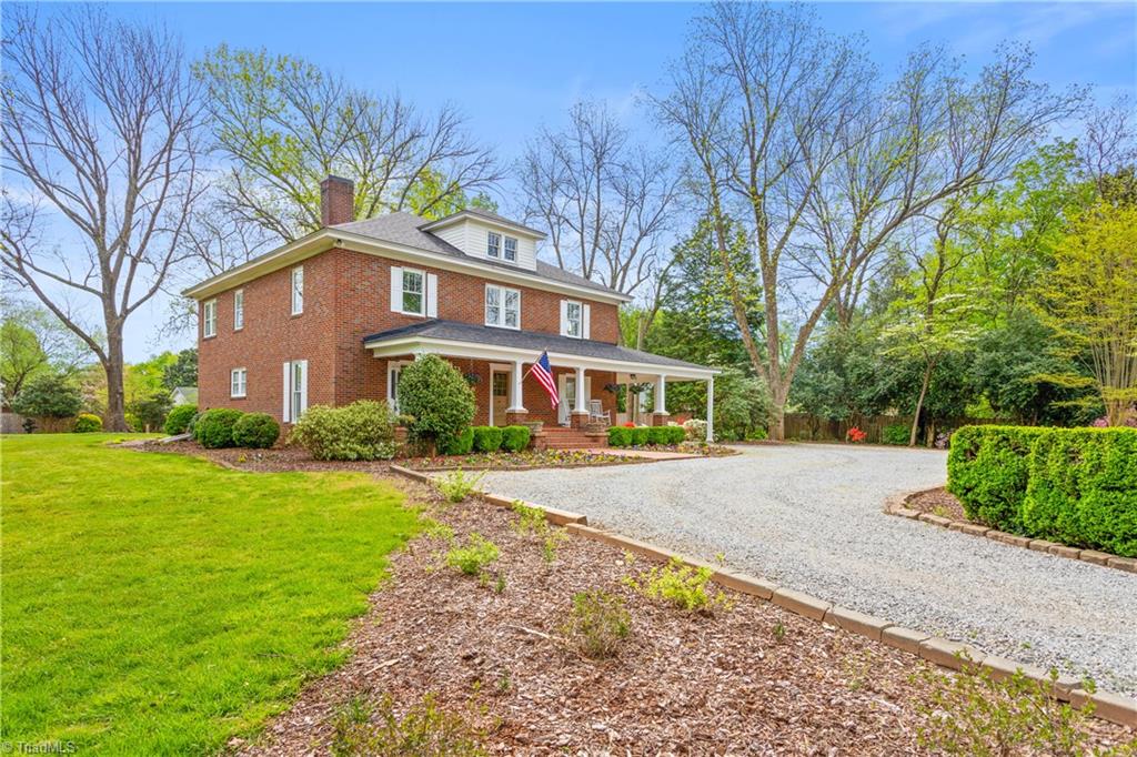 406 Lindley Road Greensboro, NC 27410 - Photo 6 of 50 Gallery Image 6
