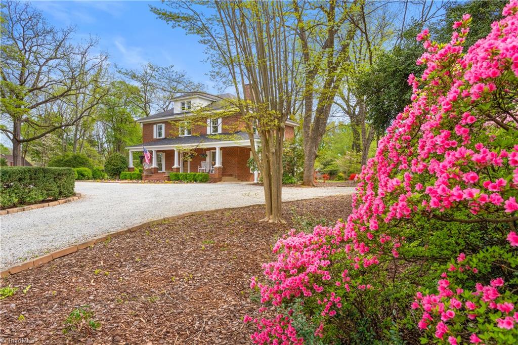 406 Lindley Road Greensboro, NC 27410 - Photo 10 of 50 Gallery Image 10