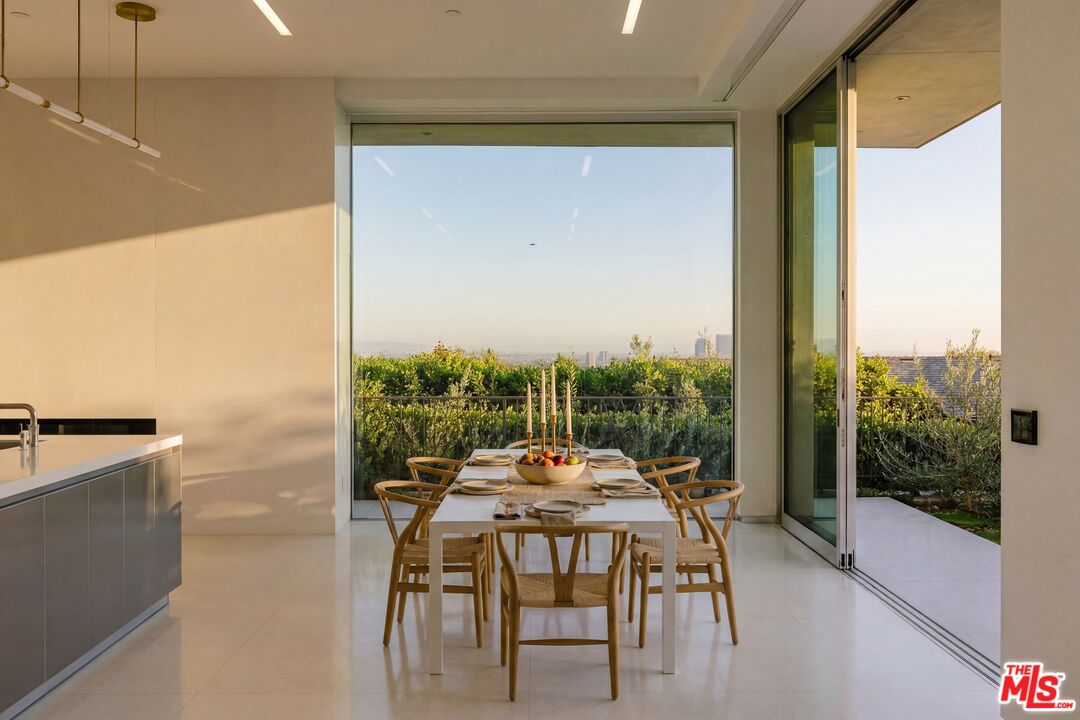 1029 Wallace Ridge Beverly Hills, CA 90210 - Photo 10 of 32