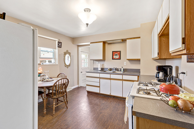 3N220 Rohlwing Road Addison, IL 60101 - Photo 8 of 23