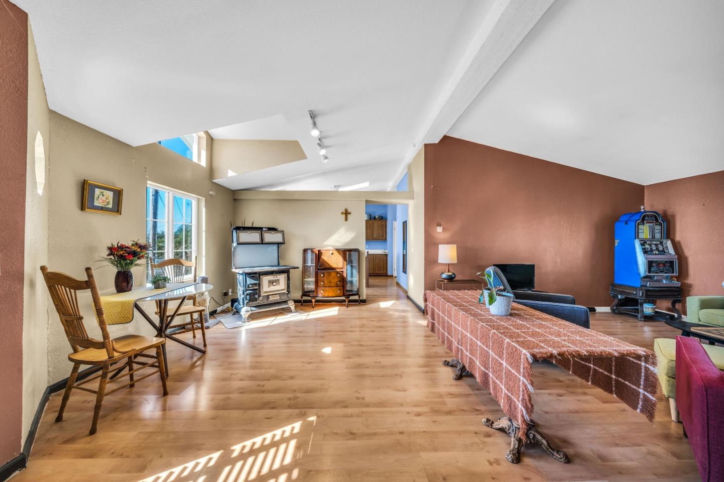 8645 Archer Road Salinas, CA 93907 - Photo 11 of 60 a view of a room with gym equipment