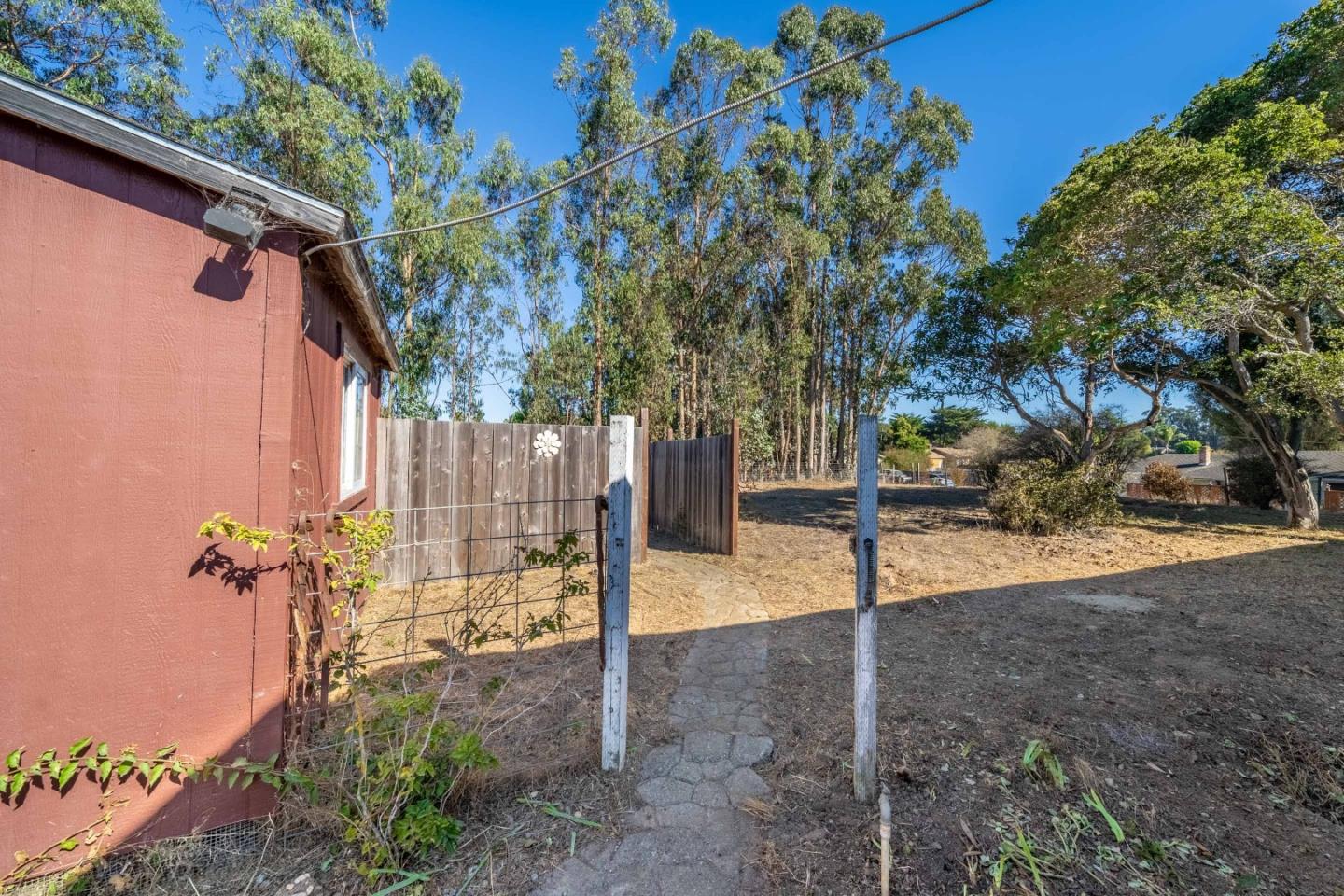 8645 Archer Road Salinas, CA 93907 - Photo 38 of 60 a view of a backyard of the house