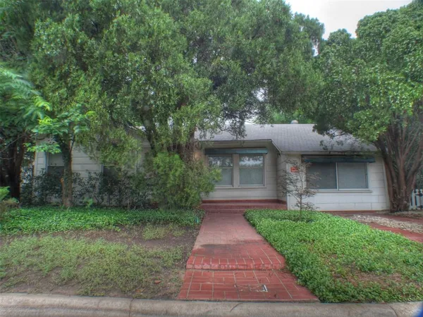$1,895 | 409 Jagoe Street, Denton, TX 76201