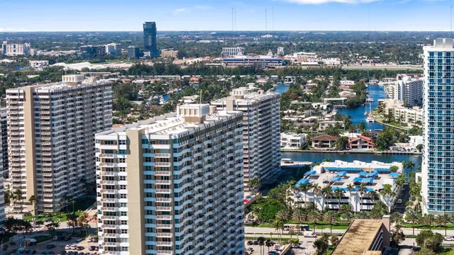 $2,999 | 1950 South Ocean Drive, Unit PHB, Hallandale Beach, FL 33009