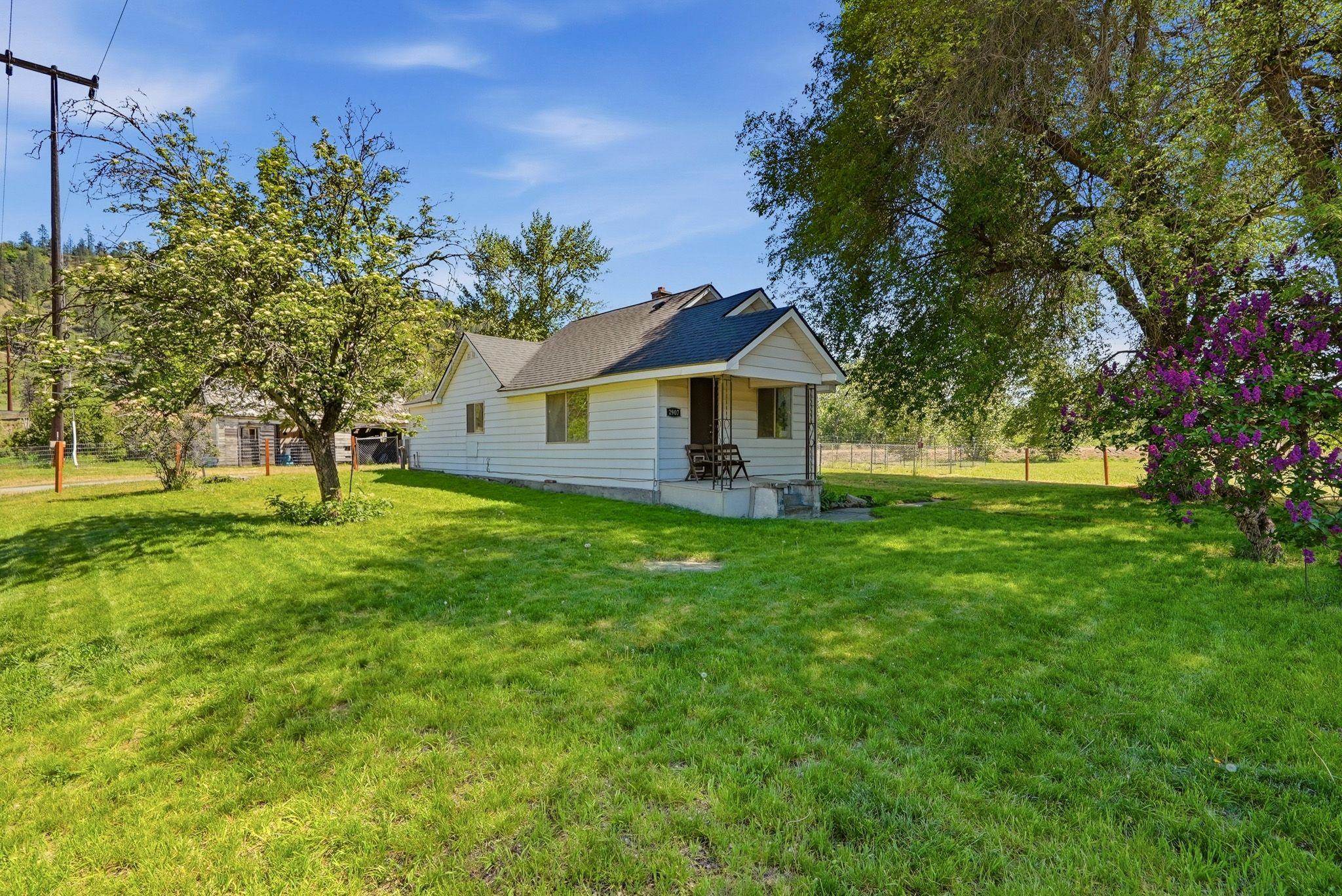 2907 South Oak Street Spokane, WA 99224 - Photo 1 of 47
