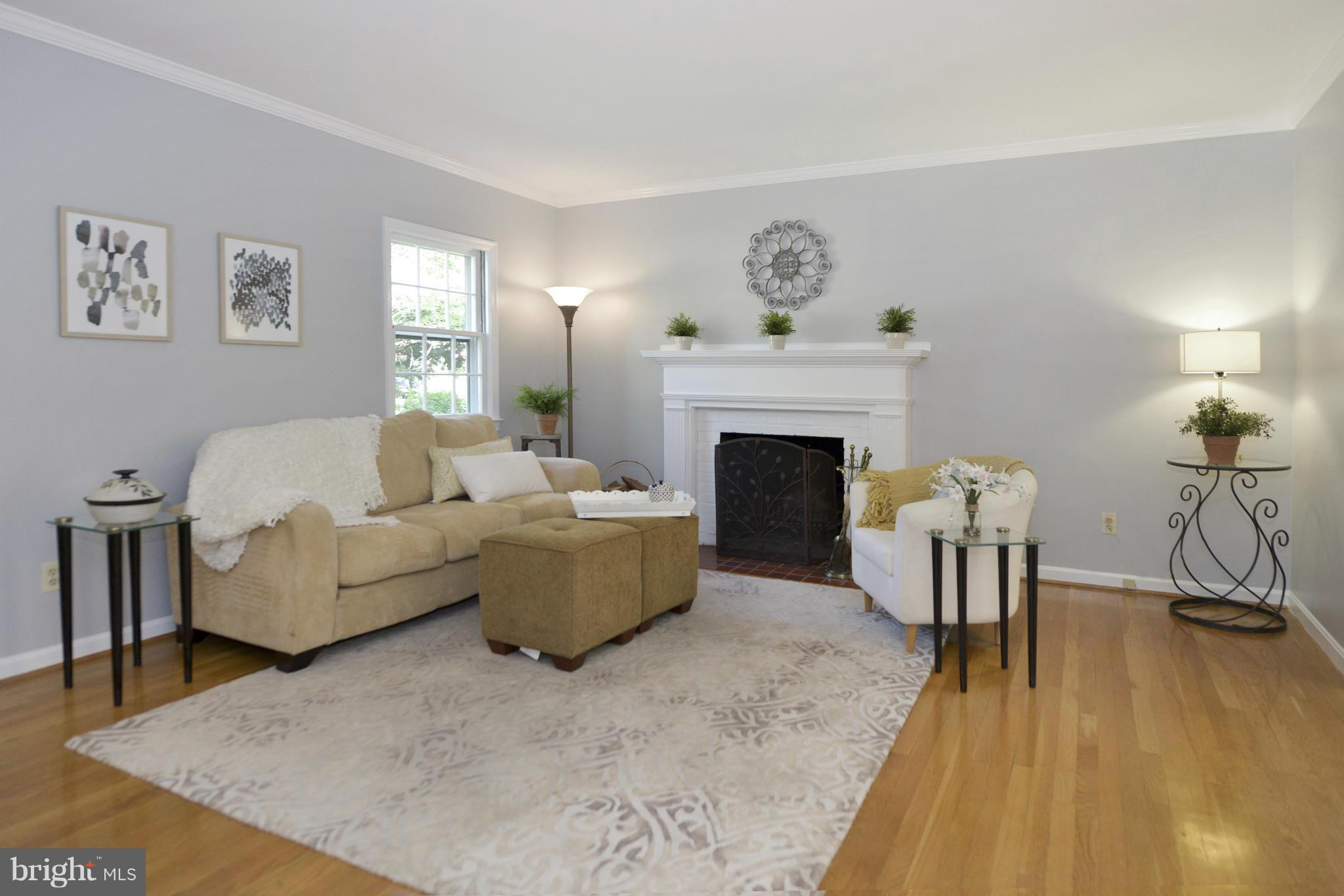 9228 Whitney Street Silver Spring, MD 20901 - Photo 3 of 30 Living Room