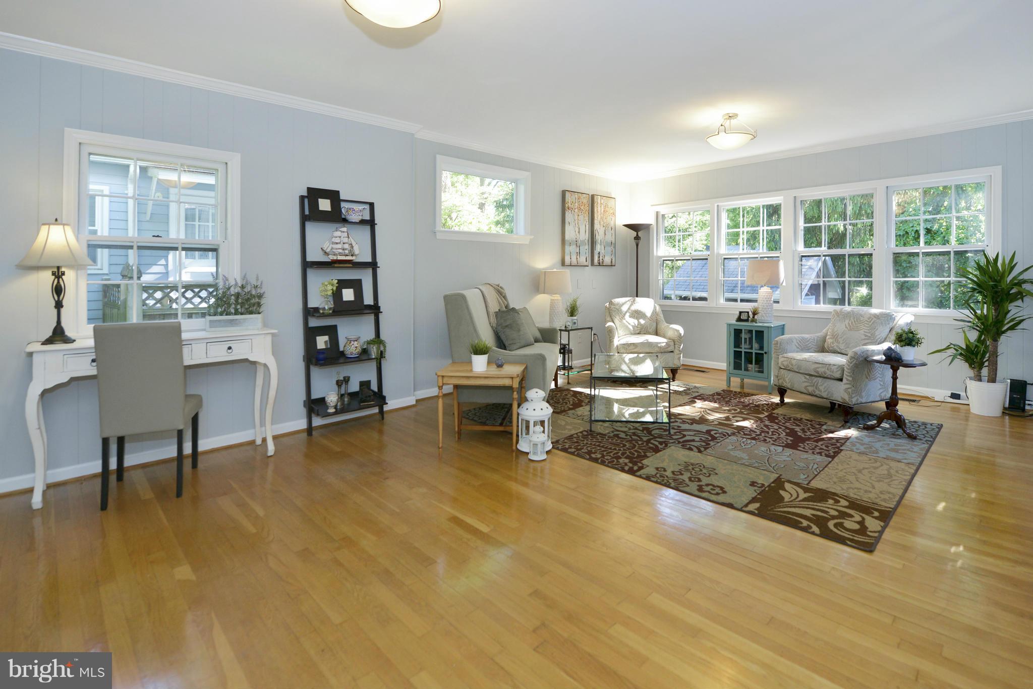 9228 Whitney Street Silver Spring, MD 20901 - Photo 5 of 30 Family Room