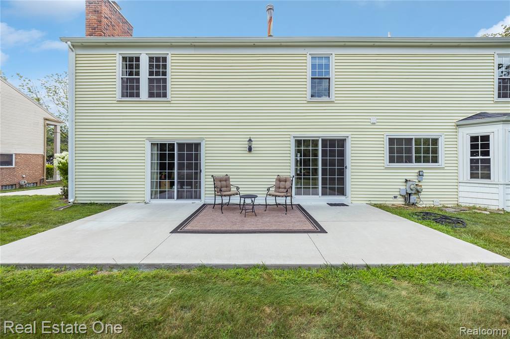 36241 Fredericksburg Road Farmington Hills, MI 48331 - Photo 6 of 48