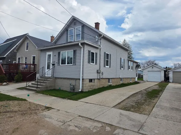 $139,750 | 1005 19th Street, Two Rivers, WI 54241