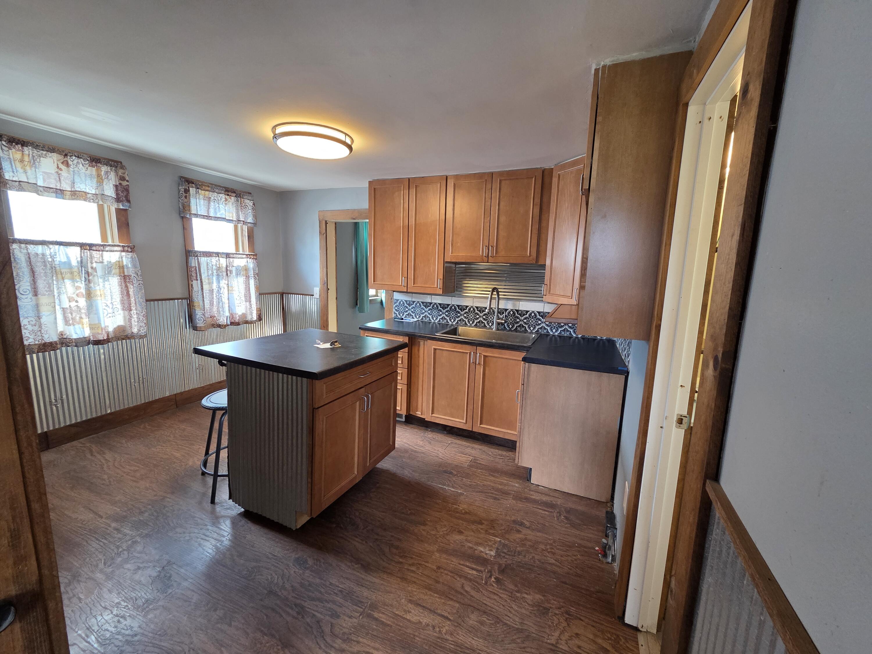 1005 19th Street Two Rivers, WI 54241 - Photo 19 of 30 20260504_160458