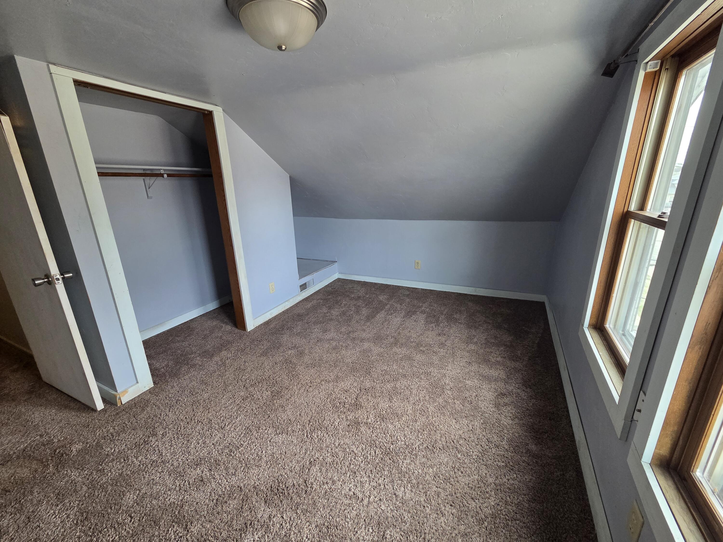 1005 19th Street Two Rivers, WI 54241 - Photo 21 of 30 20260504_160640