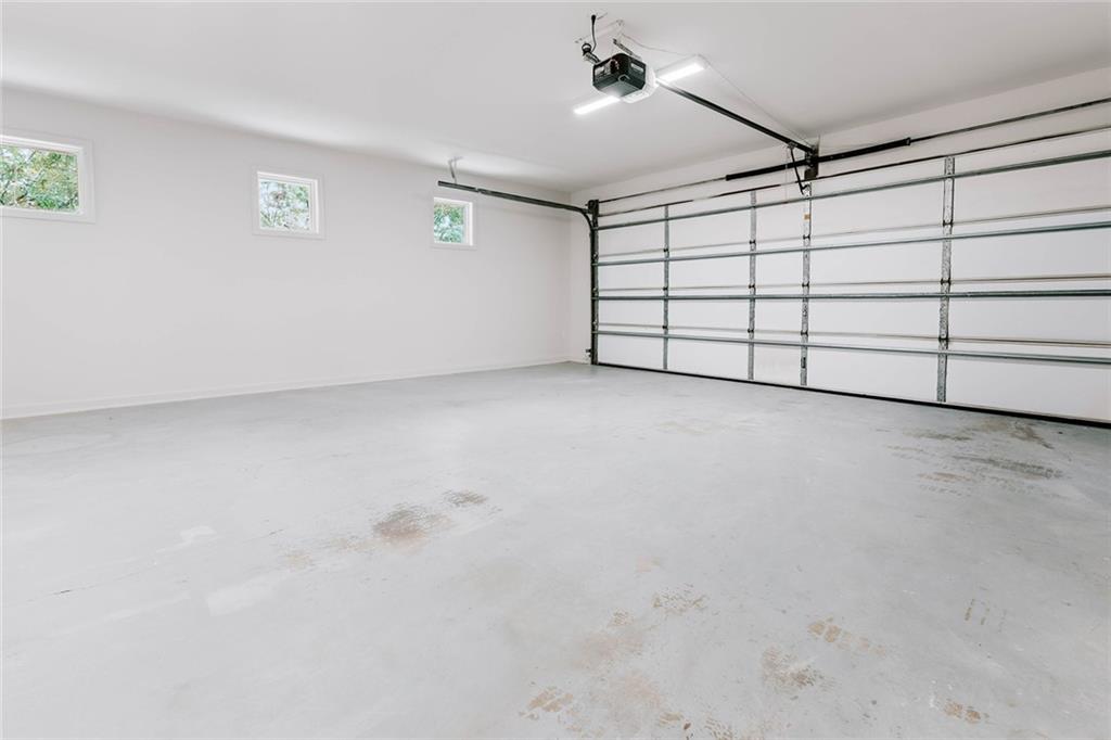 7820 Bethel Road Gainesville, GA 30506 - Photo 11 of 56 a view of a garage
