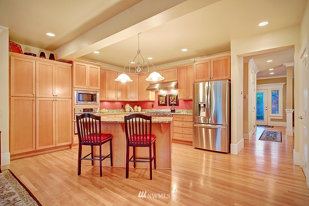 3725 Northeast 19th Street Renton, WA 98056 - Photo 11 of 25