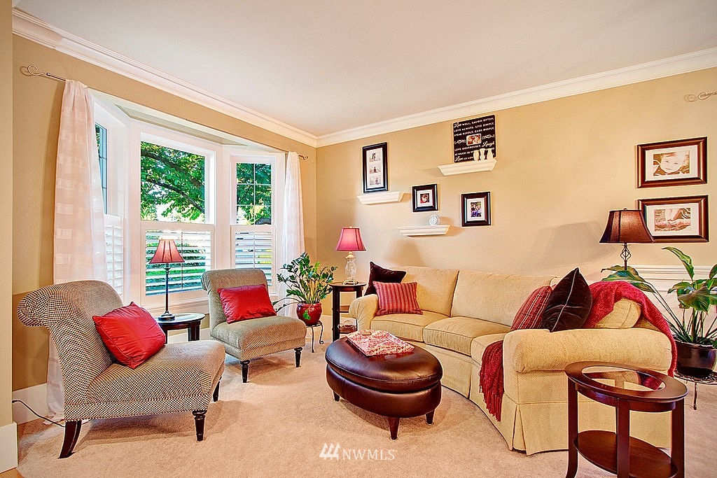 3725 Northeast 19th Street Renton, WA 98056 - Photo 3 of 25