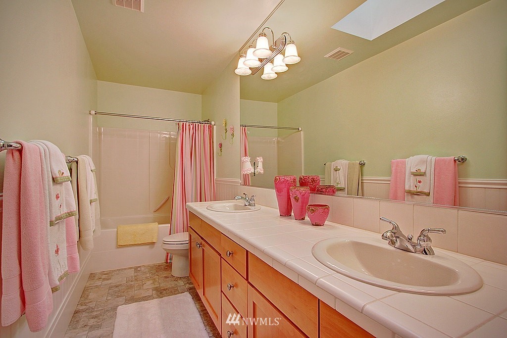 3725 Northeast 19th Street Renton, WA 98056 - Photo 21 of 25
