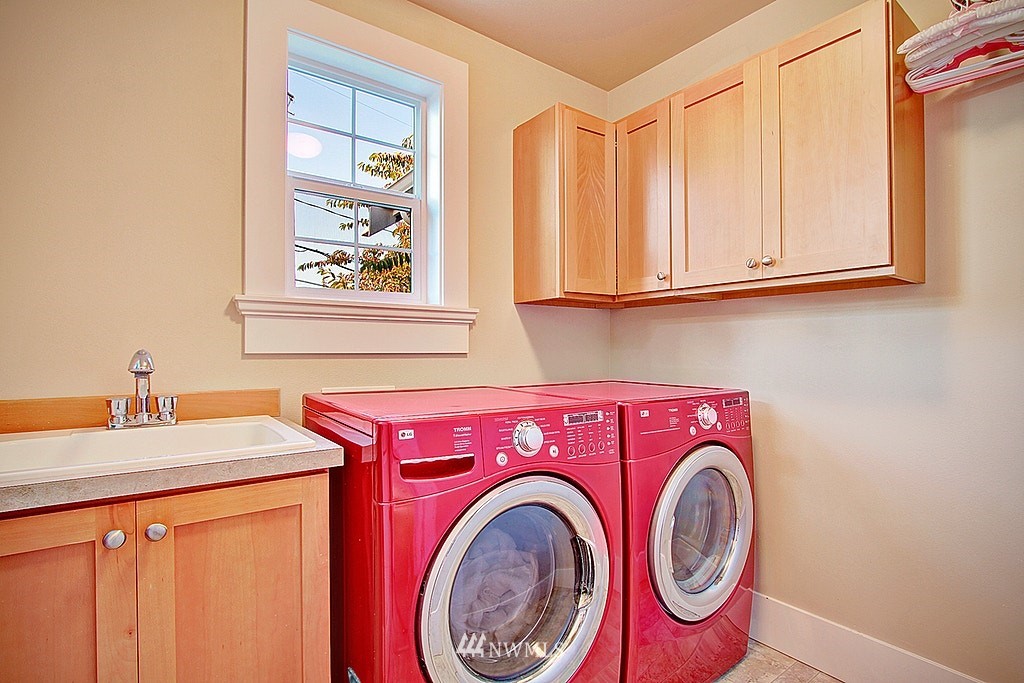 3725 Northeast 19th Street Renton, WA 98056 - Photo 23 of 25