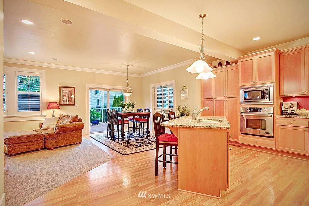 3725 Northeast 19th Street Renton, WA 98056 - Photo 9 of 25