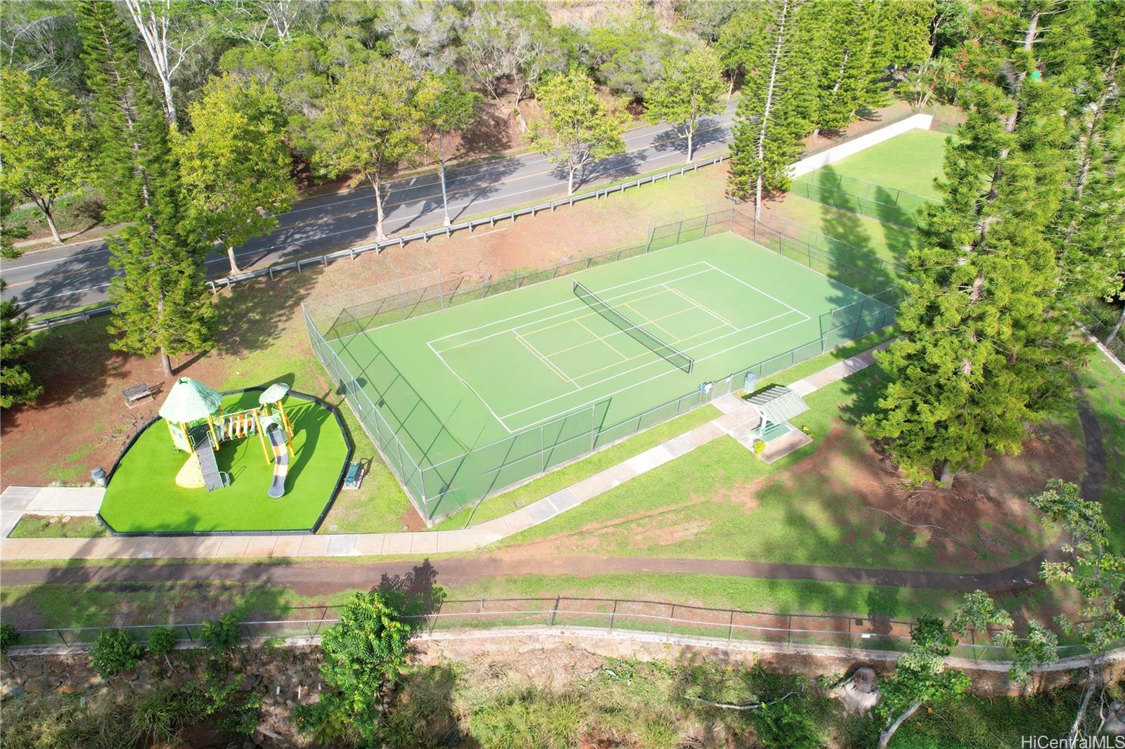 95-510 Wikao Street, Unit Q206 Mililani, HI 96789 - Photo 18 of 19 a view of a yard