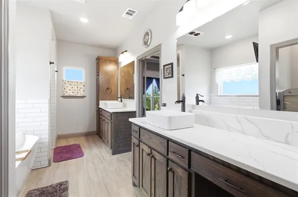 $640,000 | 4299 County Road 1098, Celeste, TX 75423