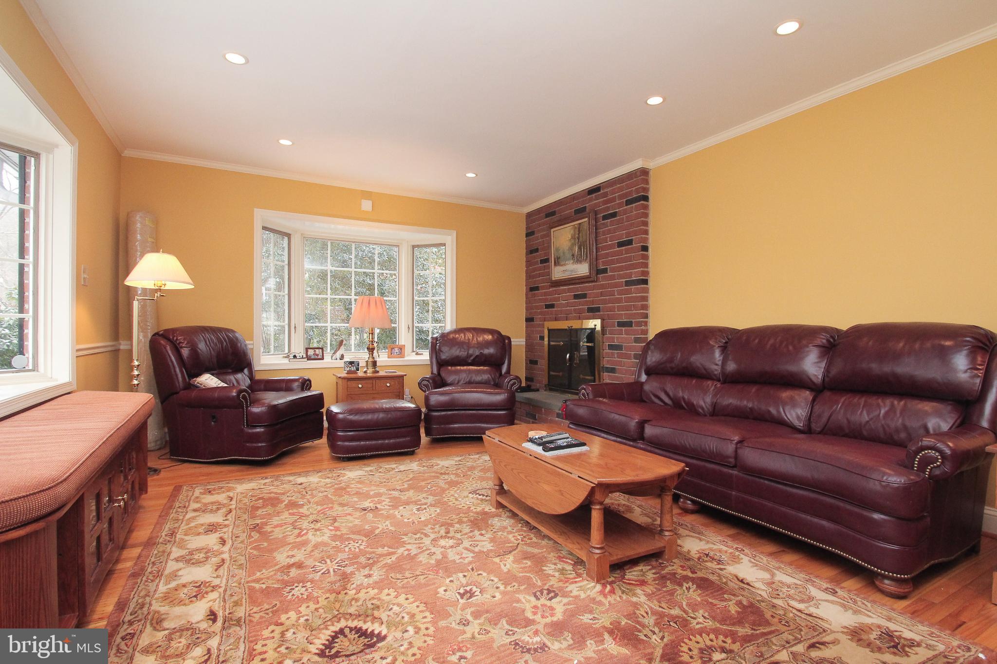 1529 Noble Road Jenkintown, PA 19046 - Photo 5 of 26 Living Room