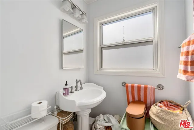 $950,000 | 5159 Inglewood Boulevard, Culver City, CA 90230