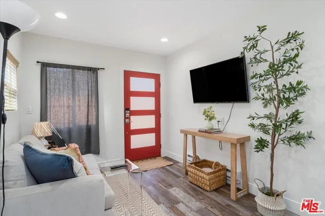$950,000 | 5159 Inglewood Boulevard, Culver City, CA 90230