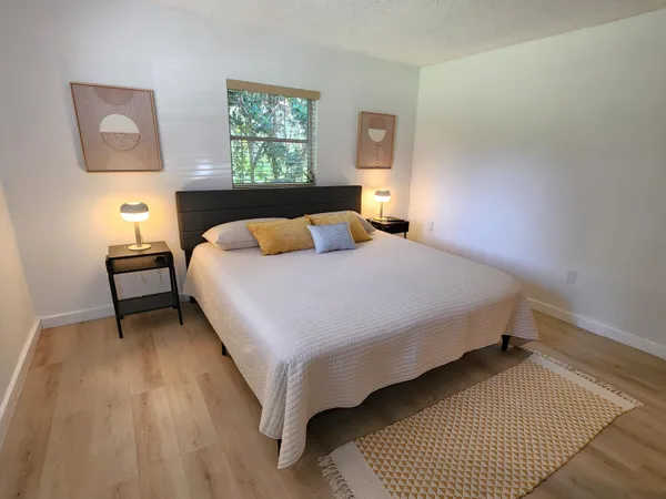 $3,000 | 1018 Lake Josephine Drive, Sebring, FL 33875