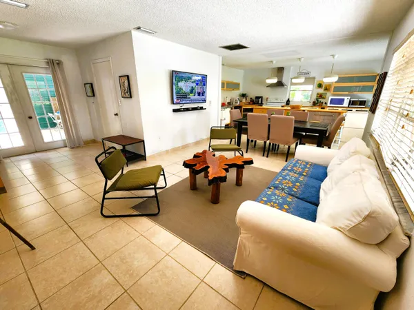 $3,000 | 1018 Lake Josephine Drive, Sebring, FL 33875