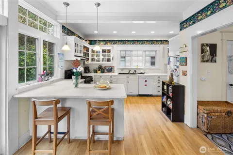 $1,288,000 | 4616 Meridian Avenue North, Seattle, WA 98103